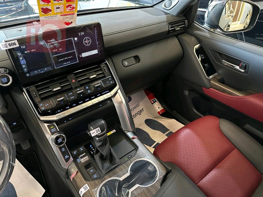 تۆیۆتا لاند کروزەر